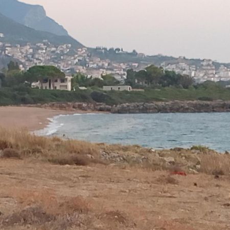 Tzanetos Seaside Kyparissia Exterior foto