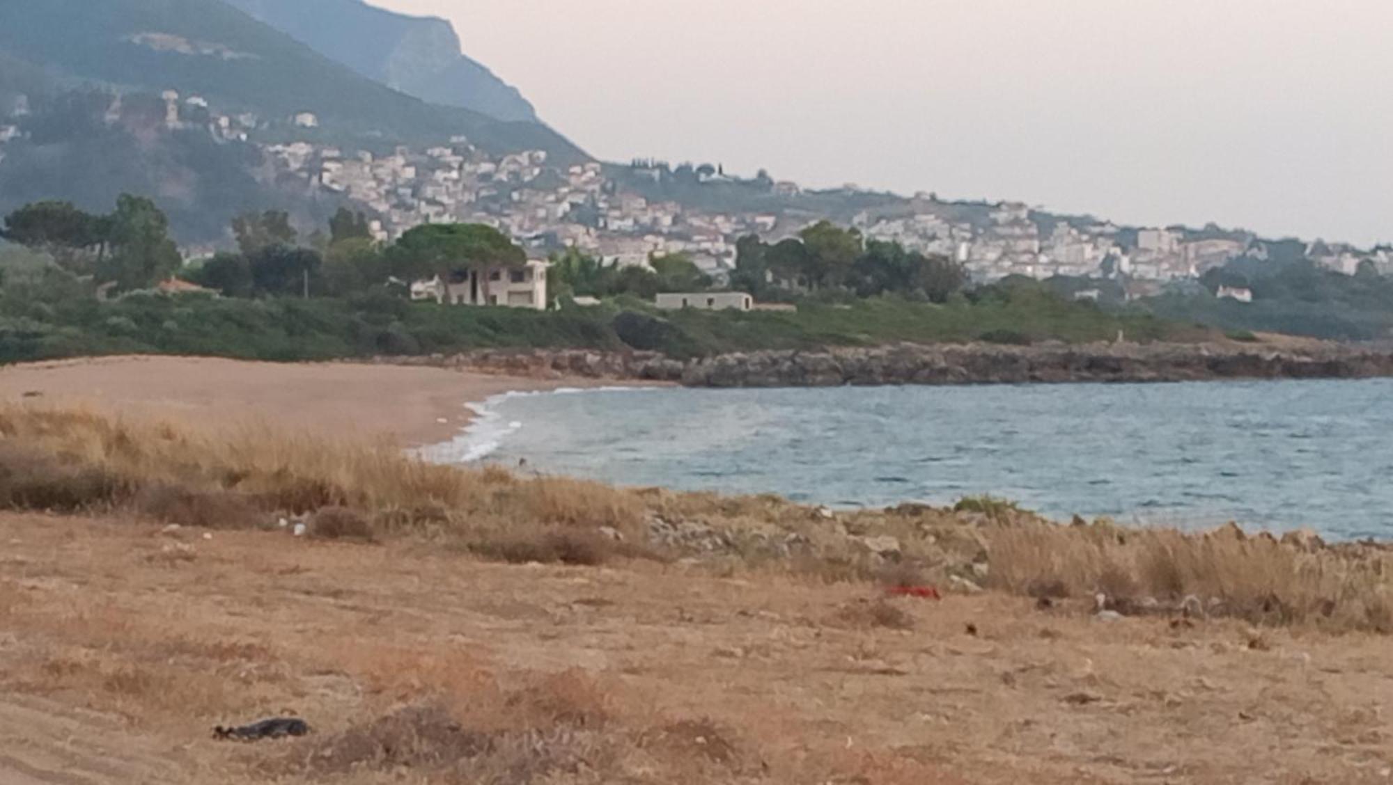 Tzanetos Seaside Kyparissia Exterior foto